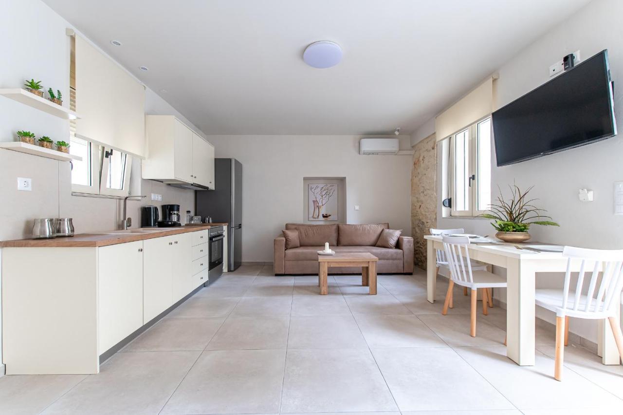 Chrisa's Detached Near Center With Parking Appartement Héraklion